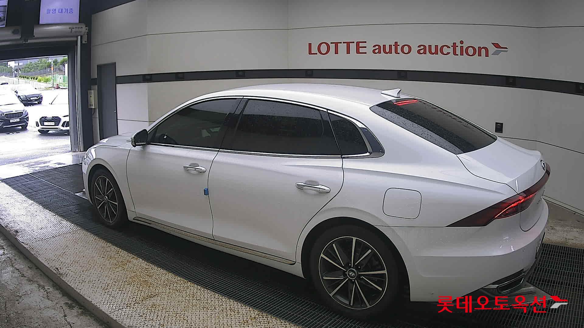 2022 - hyundai grandeur