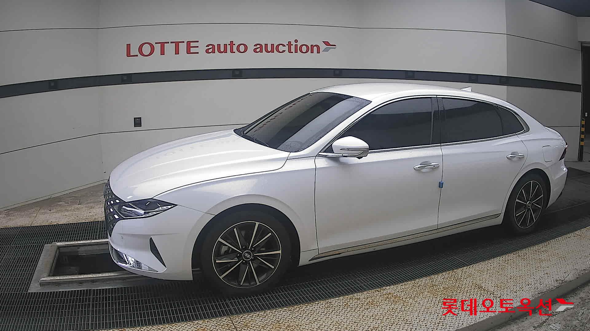2022 - hyundai grandeur