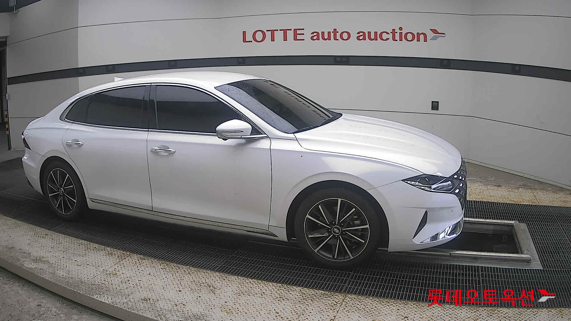 2022 - hyundai grandeur