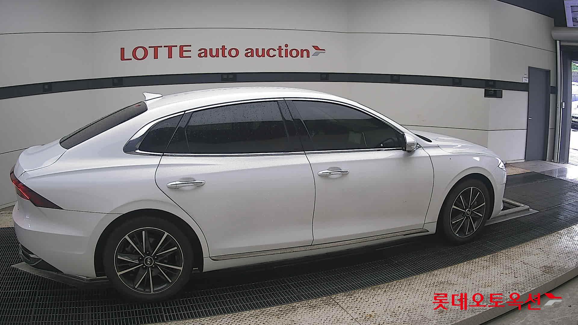 2022 - hyundai grandeur