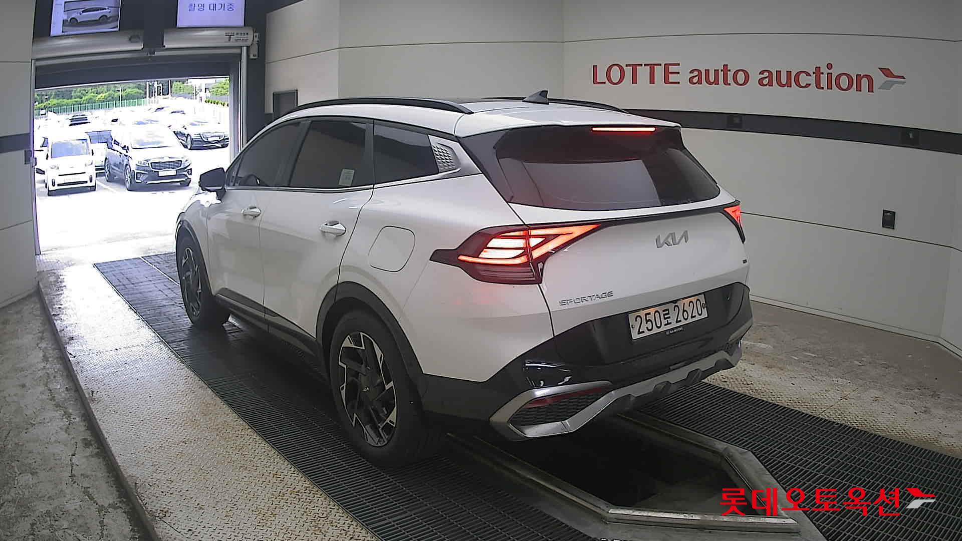 2022 - kia sportage