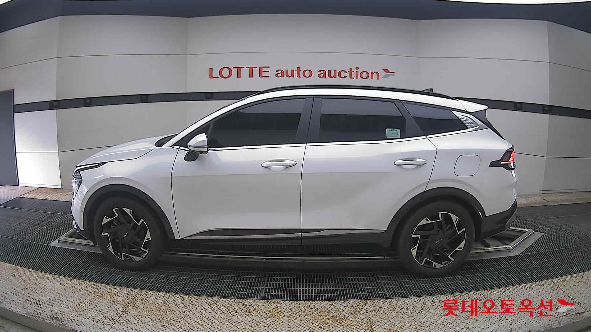 2022 - kia sportage