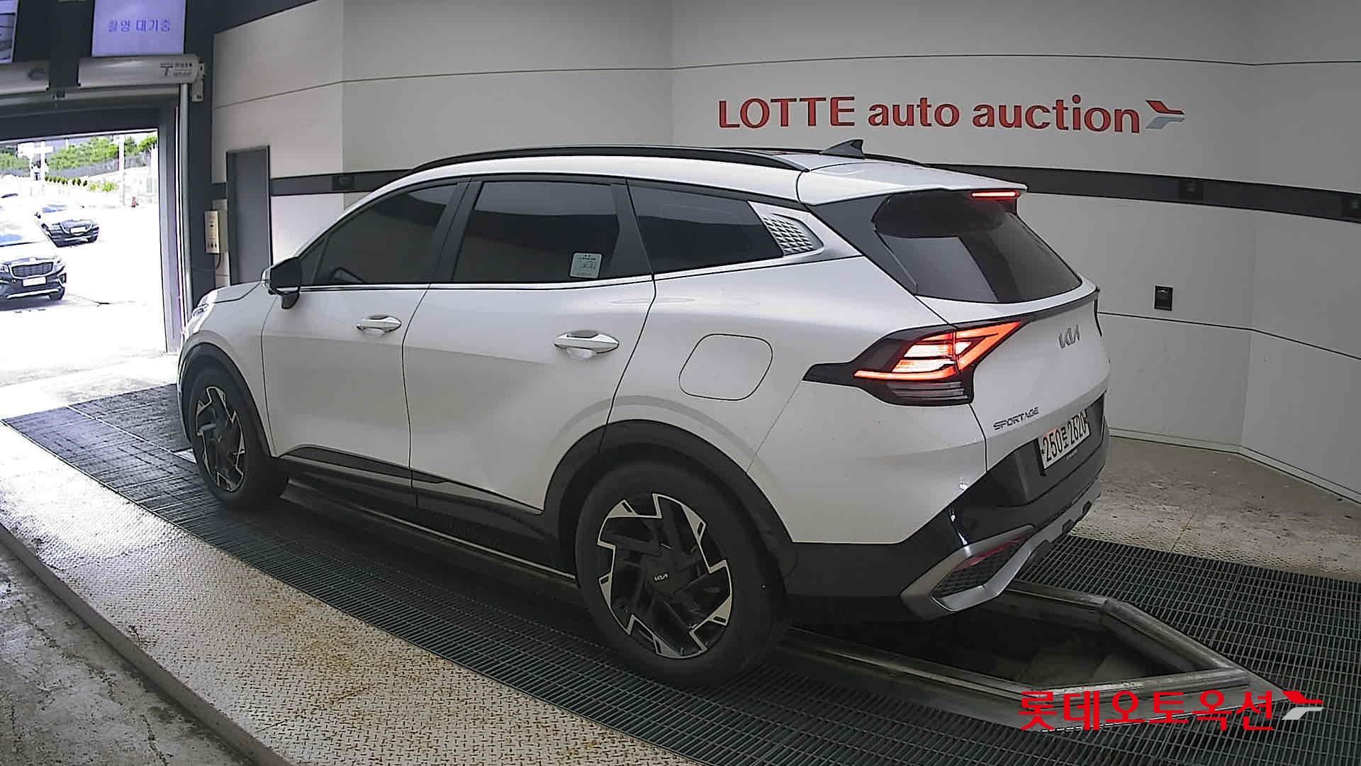2022 - kia sportage
