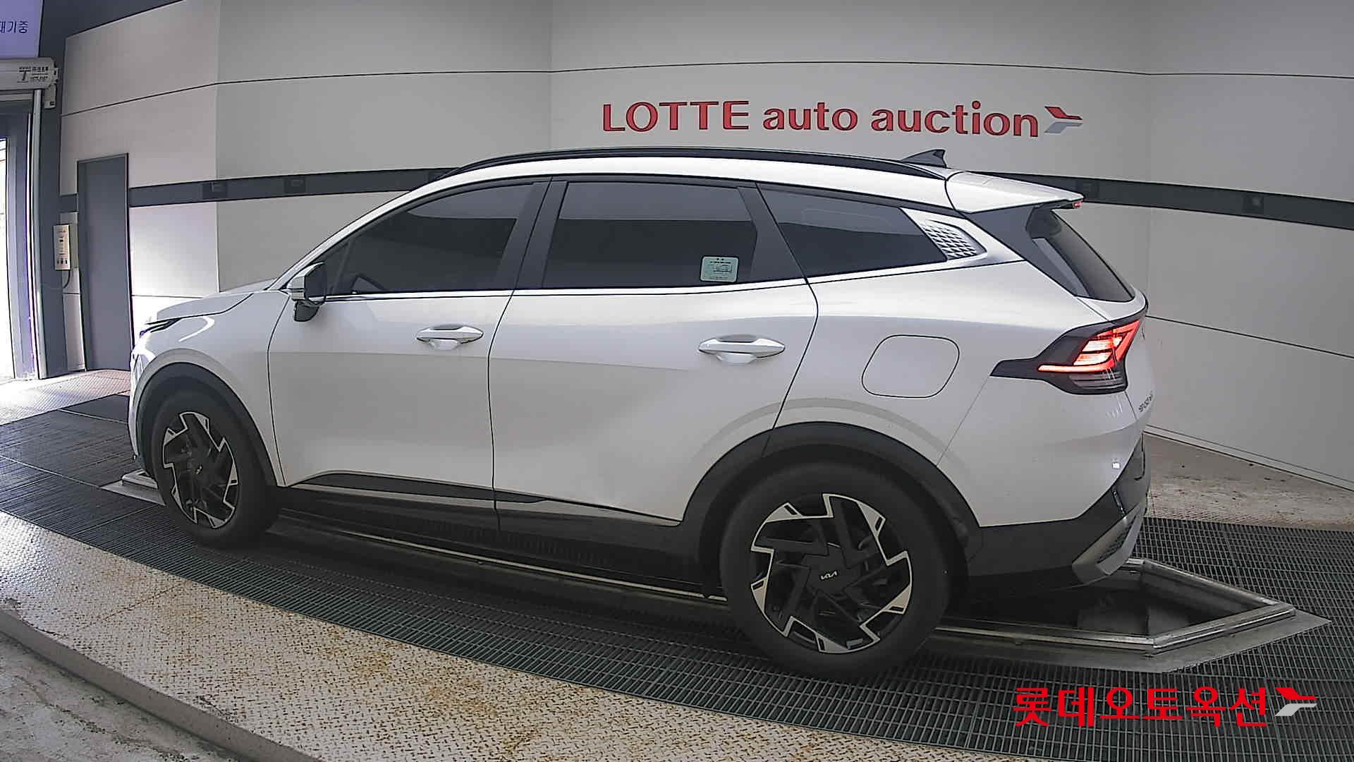 2022 - kia sportage