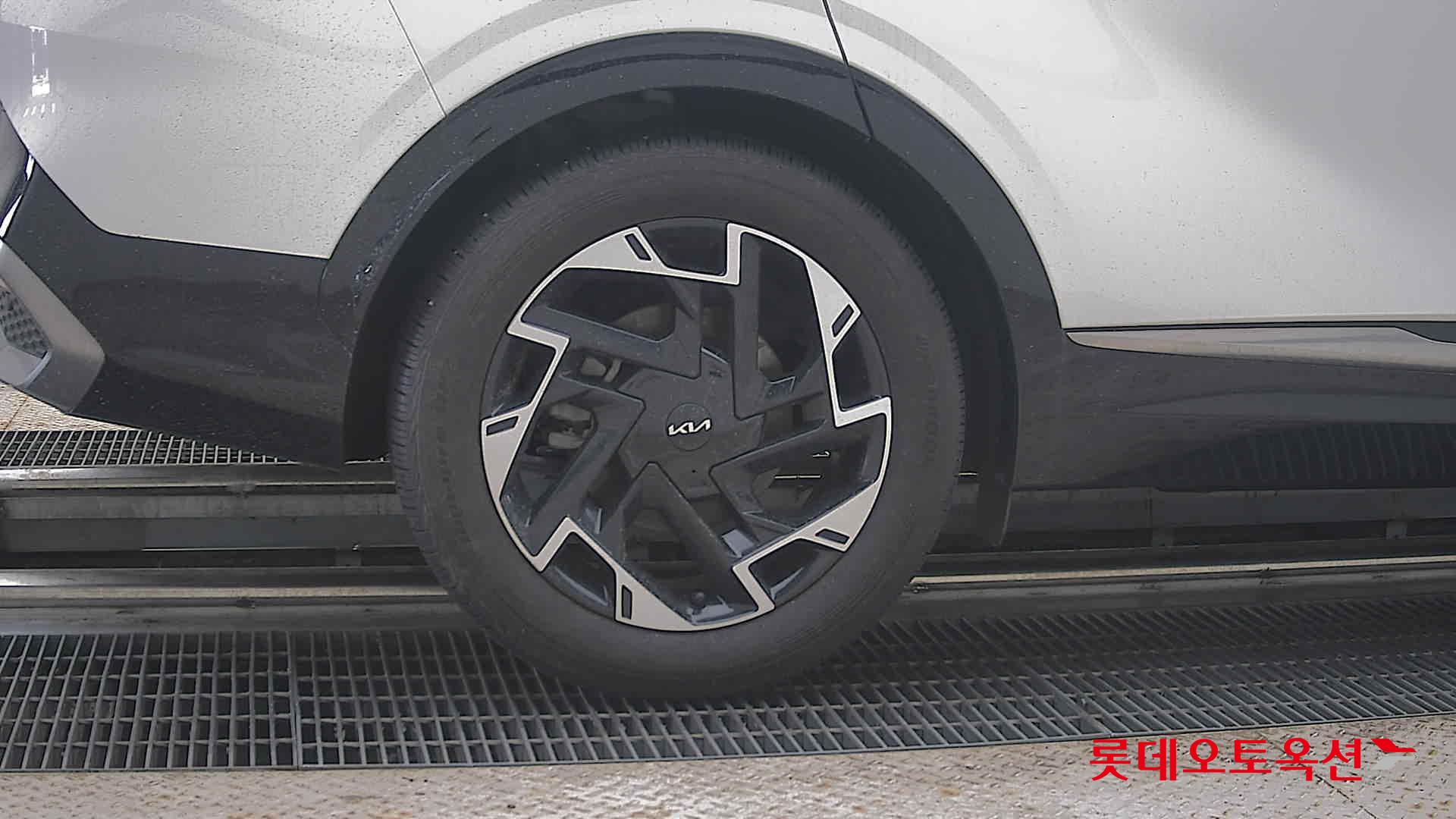 2022 - kia sportage