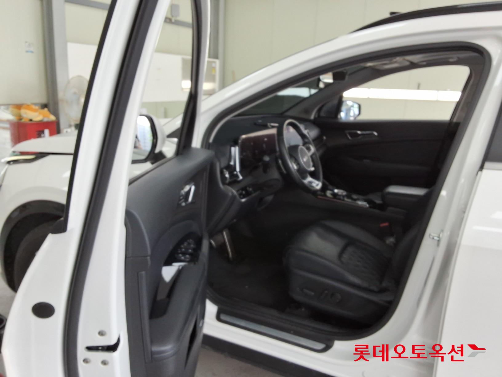 2022 - kia sportage