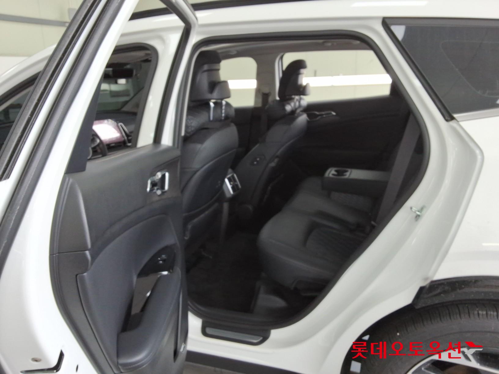 2022 - kia sportage