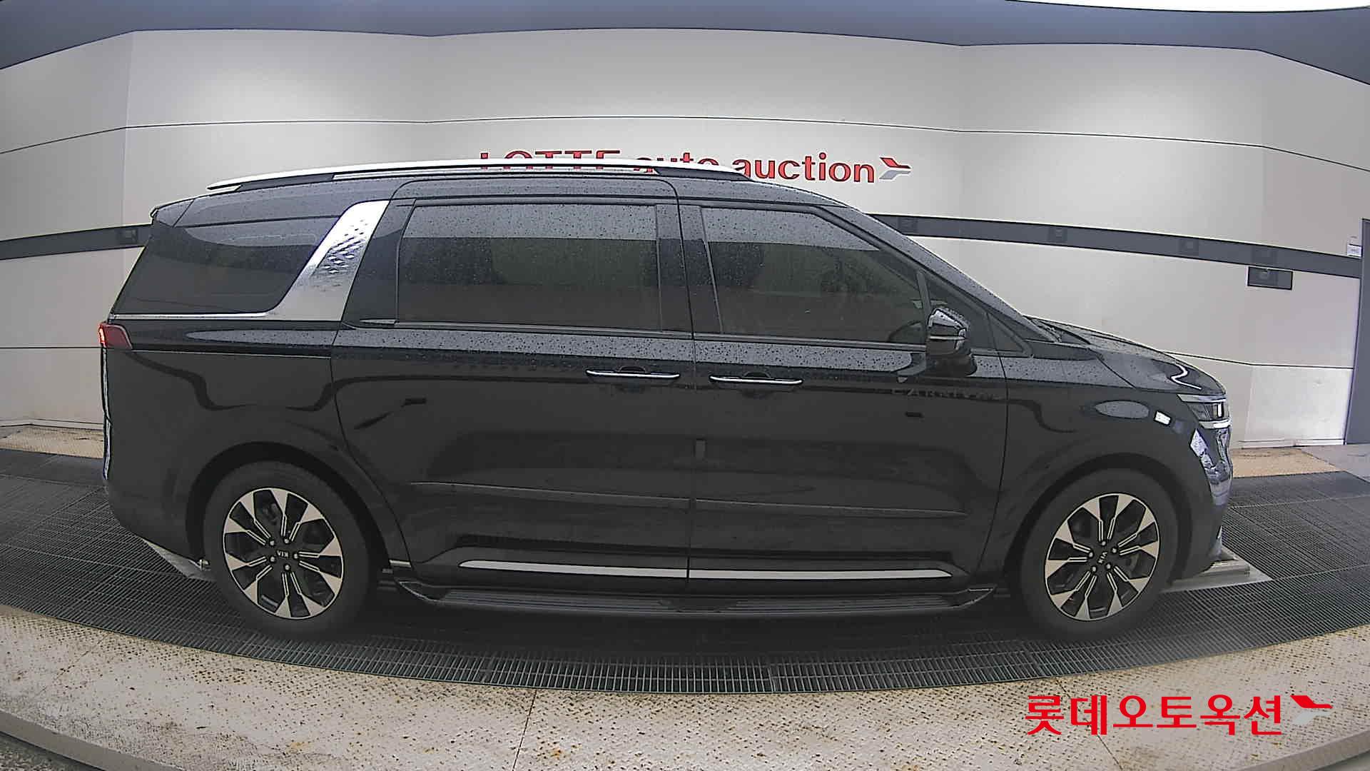 2021 - kia carnival