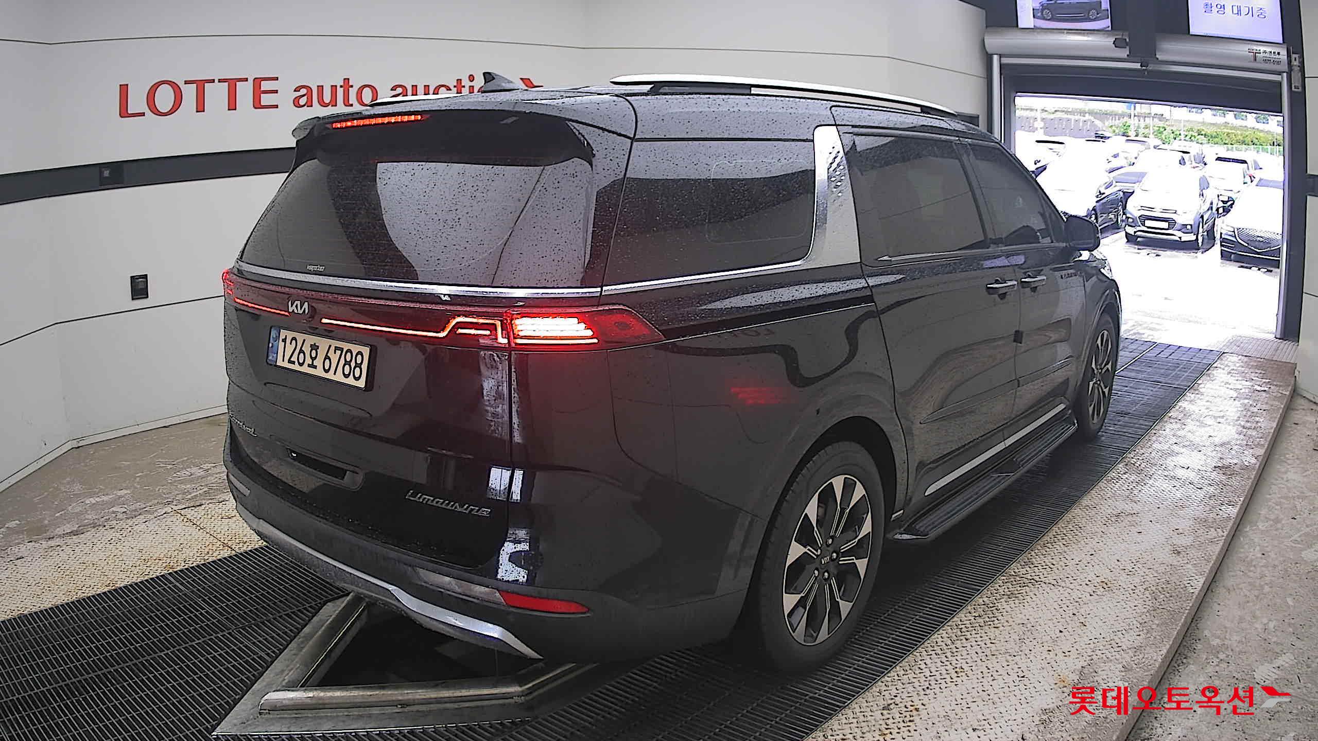 2021 - kia carnival
