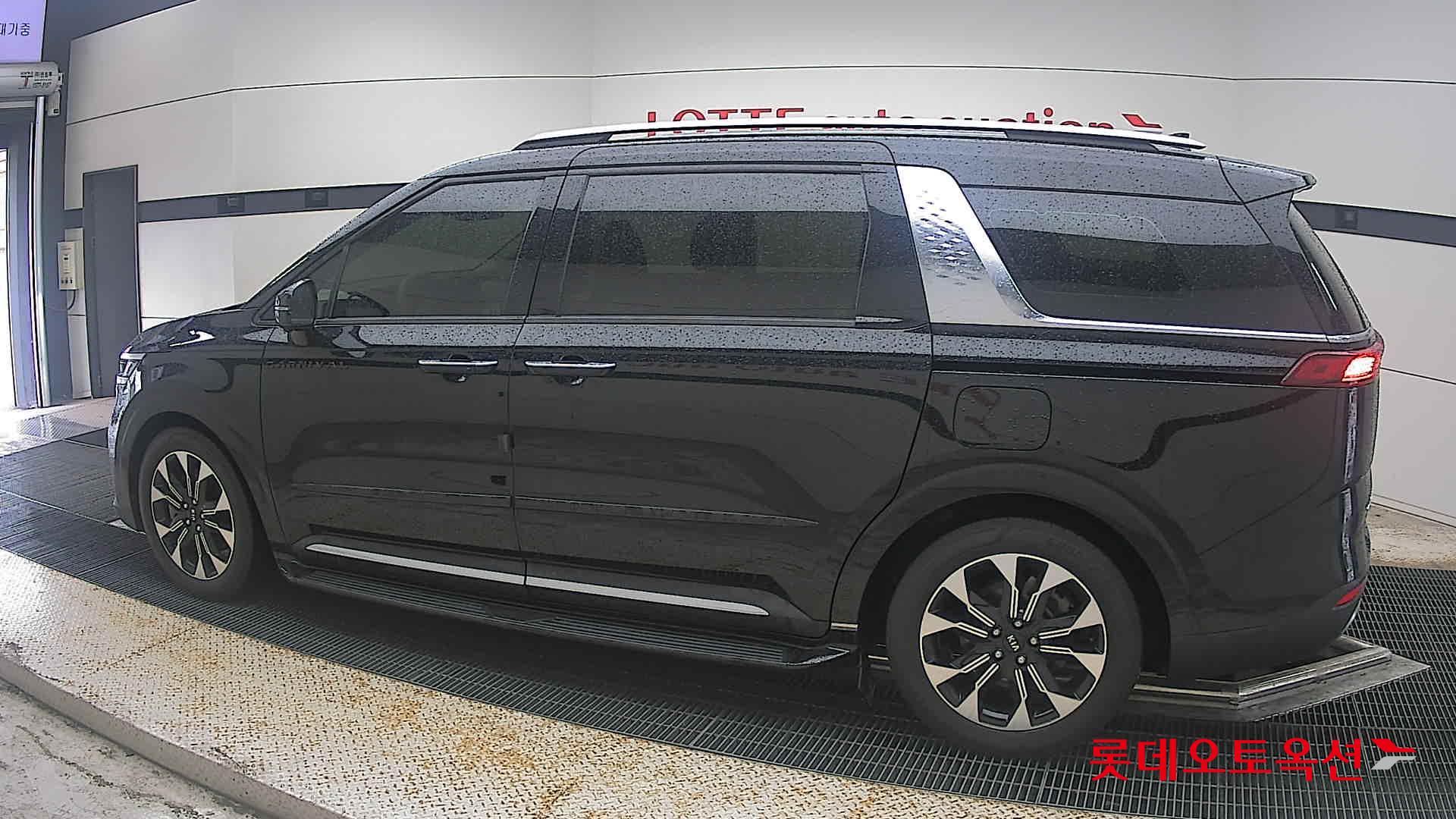 2021 - kia carnival
