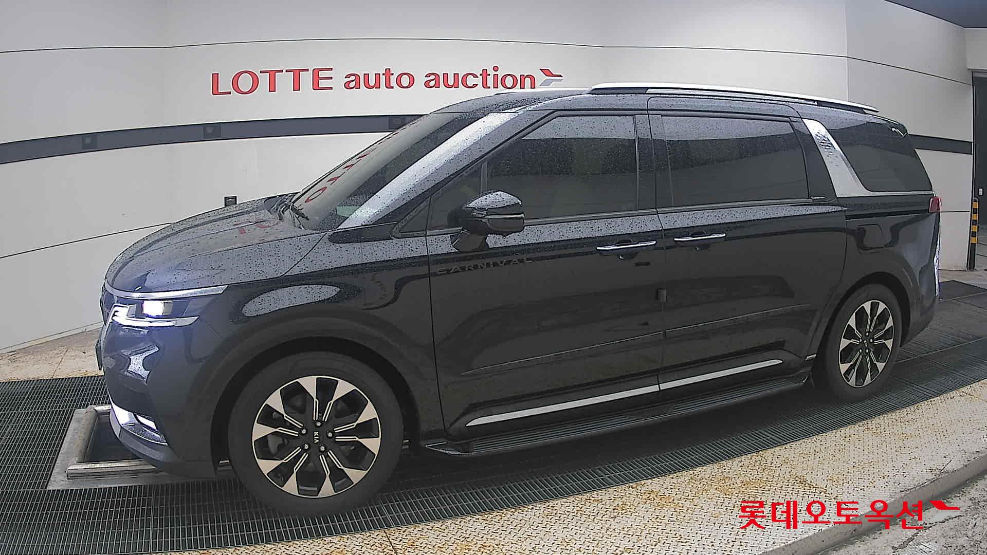 2021 - kia carnival