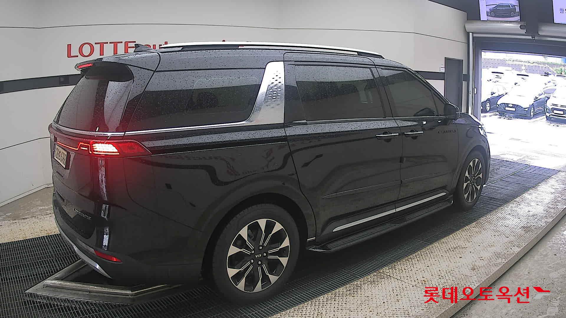 2021 - kia carnival