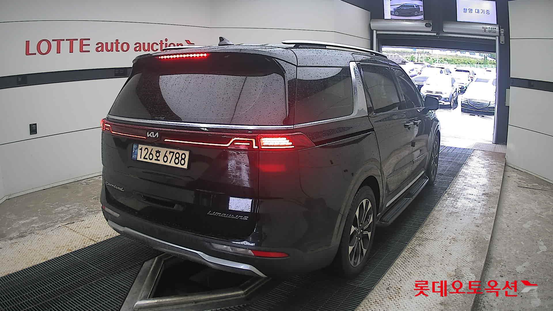 2021 - kia carnival