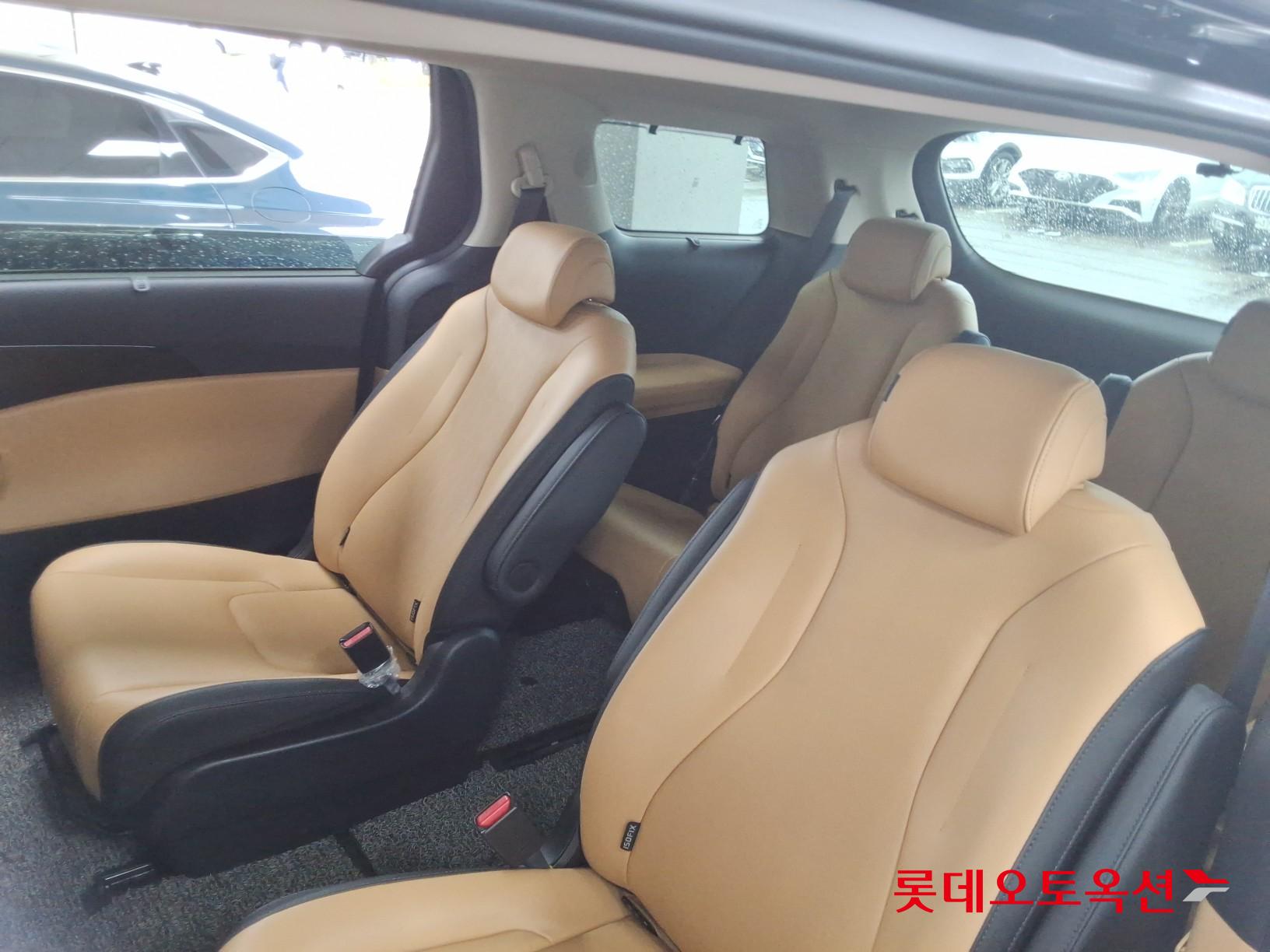 2021 - kia carnival