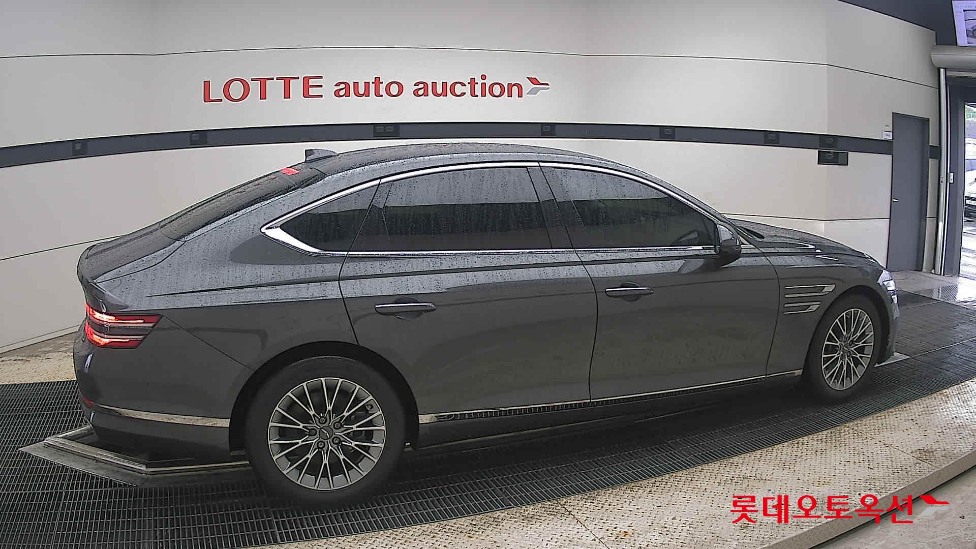 2022 - genesis g80