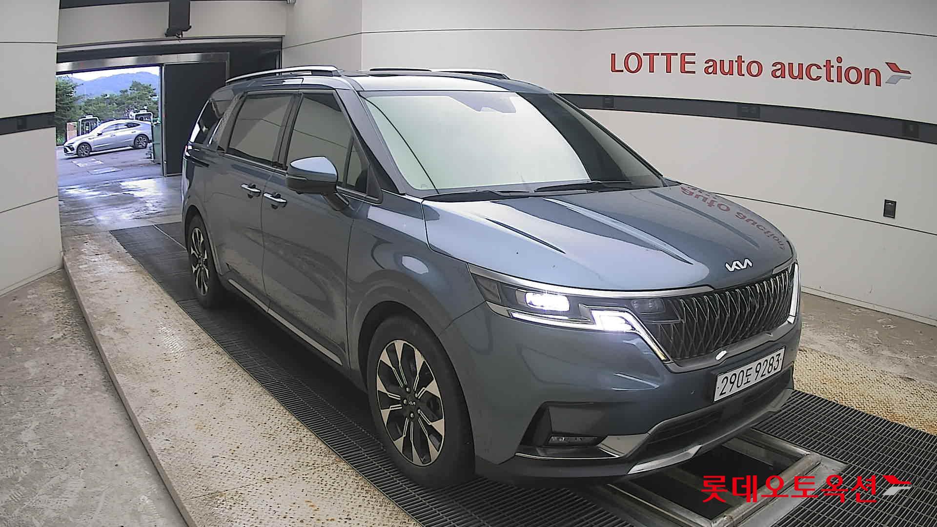 2022 - kia carnival