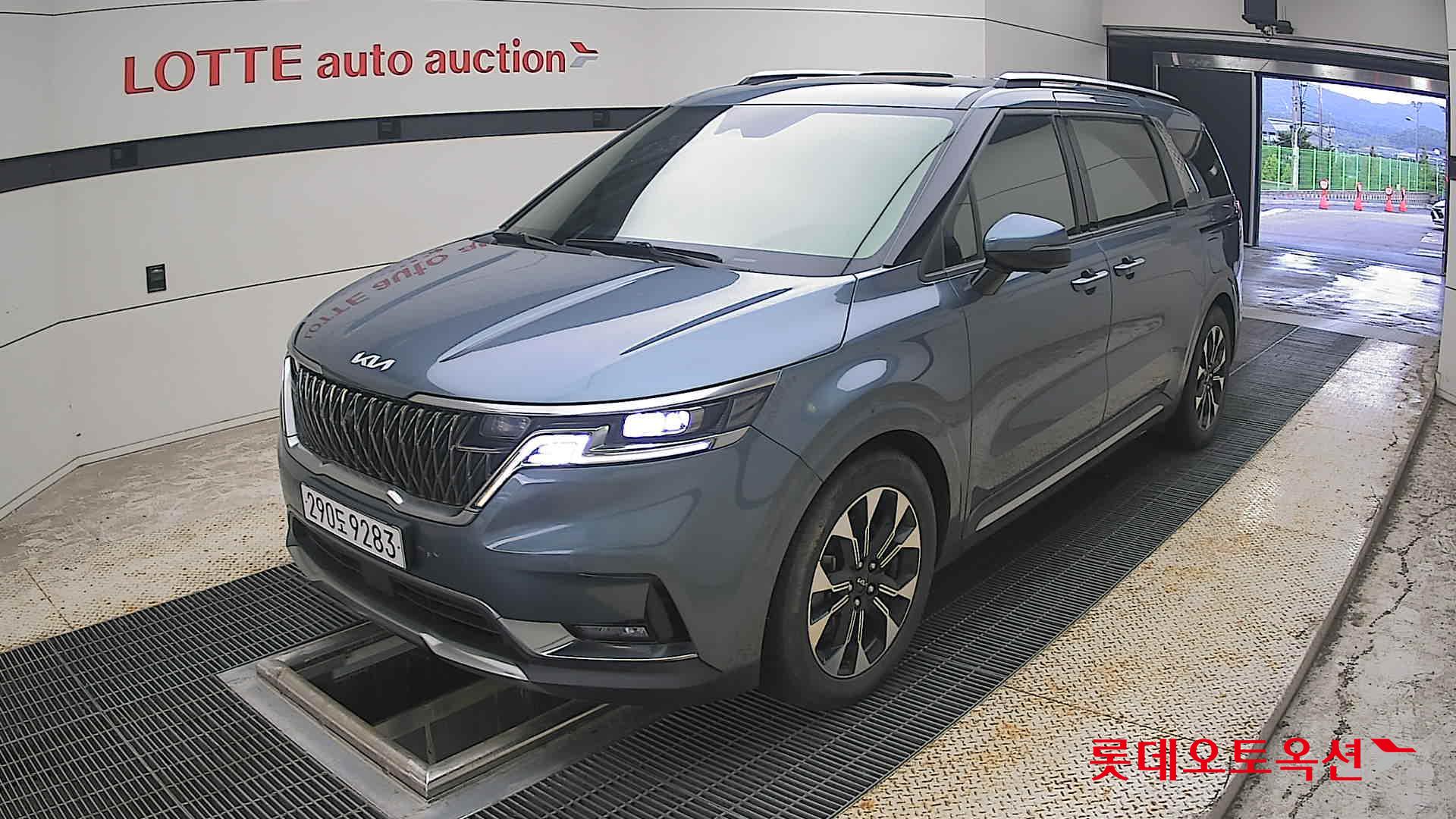 2022 - kia carnival