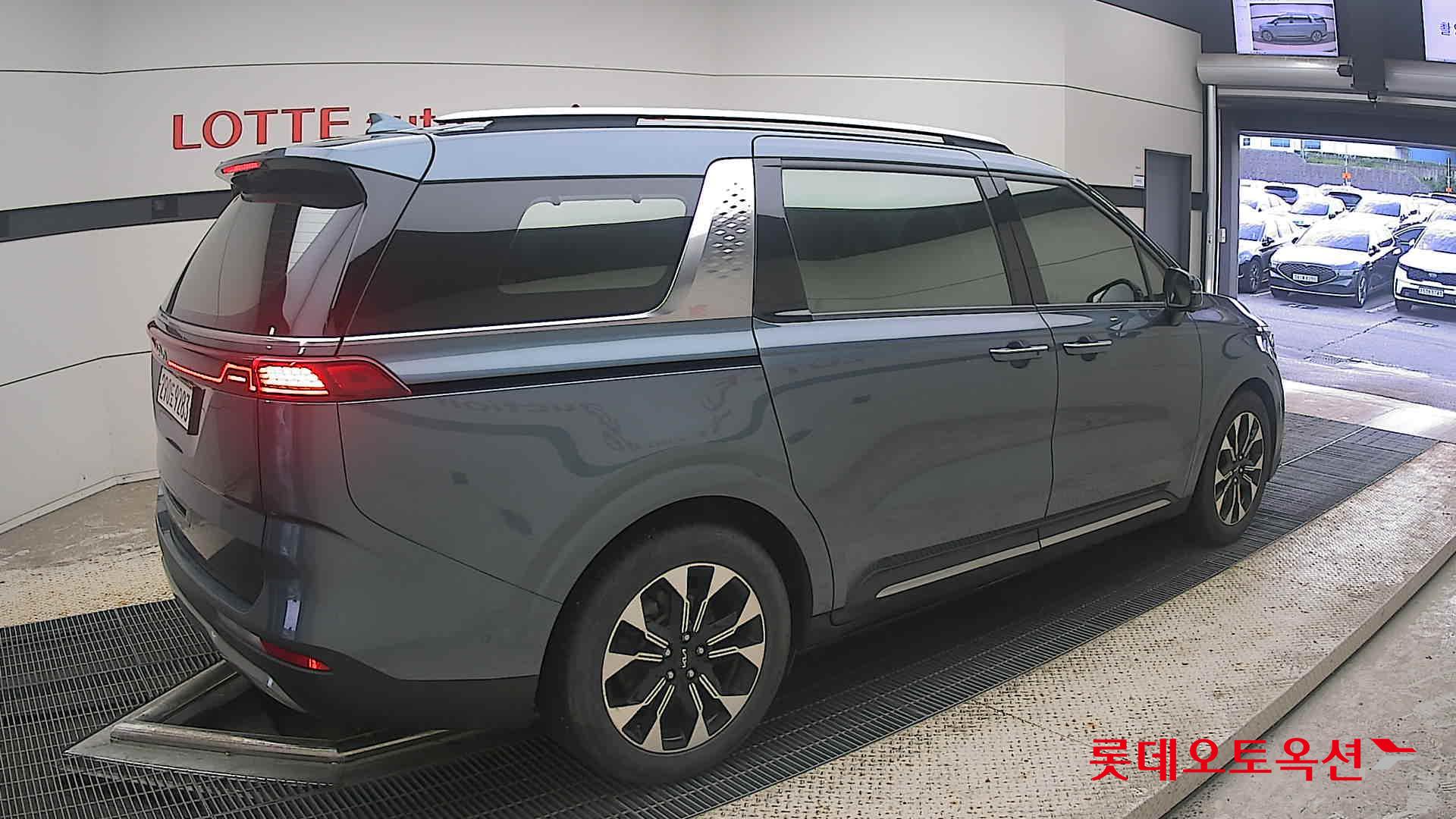 2022 - kia carnival