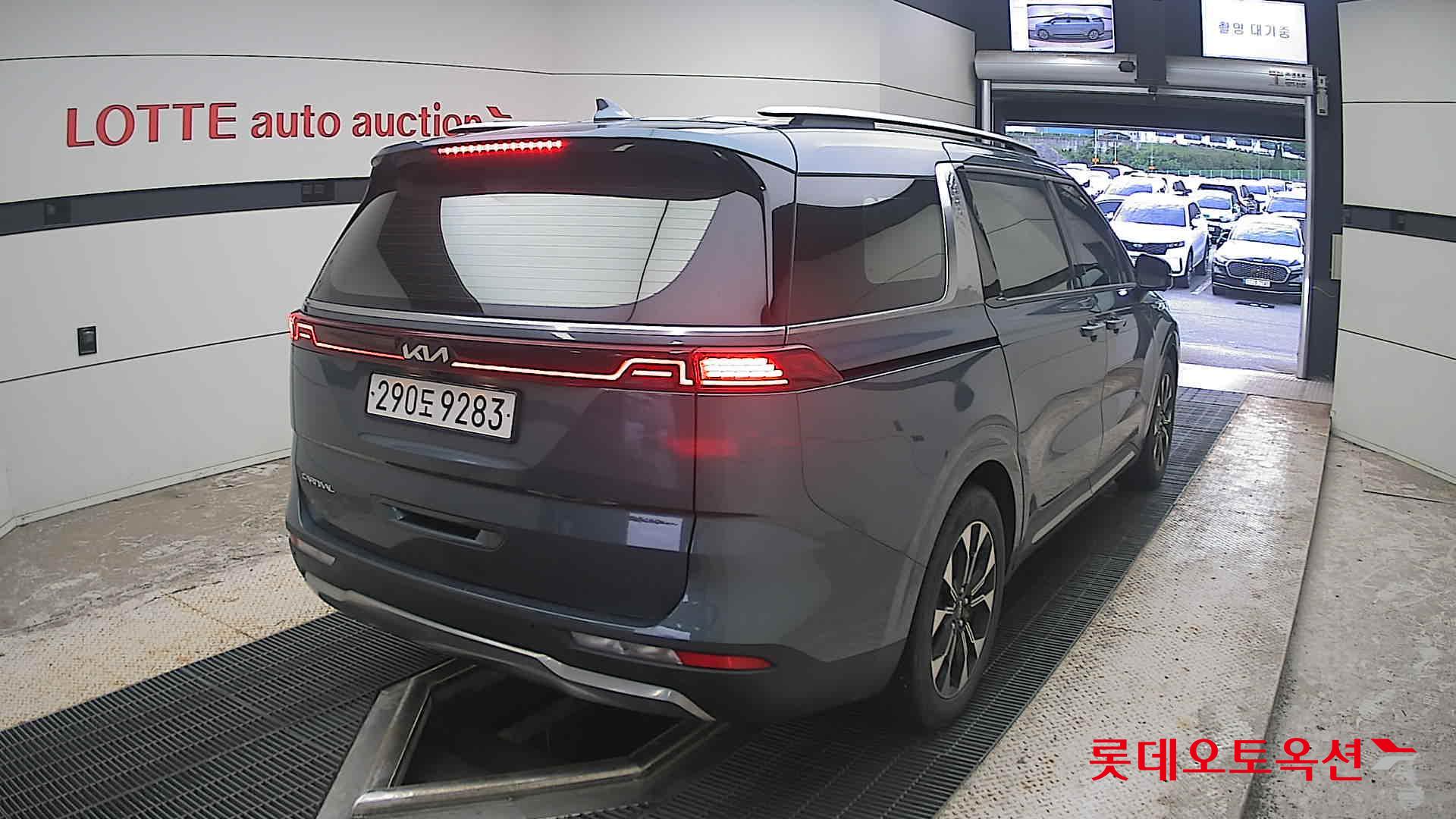 2022 - kia carnival