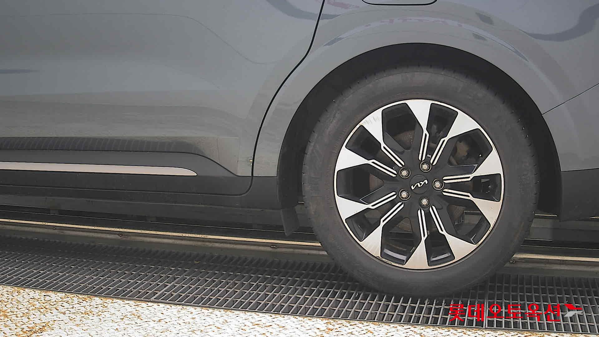 2022 - kia carnival