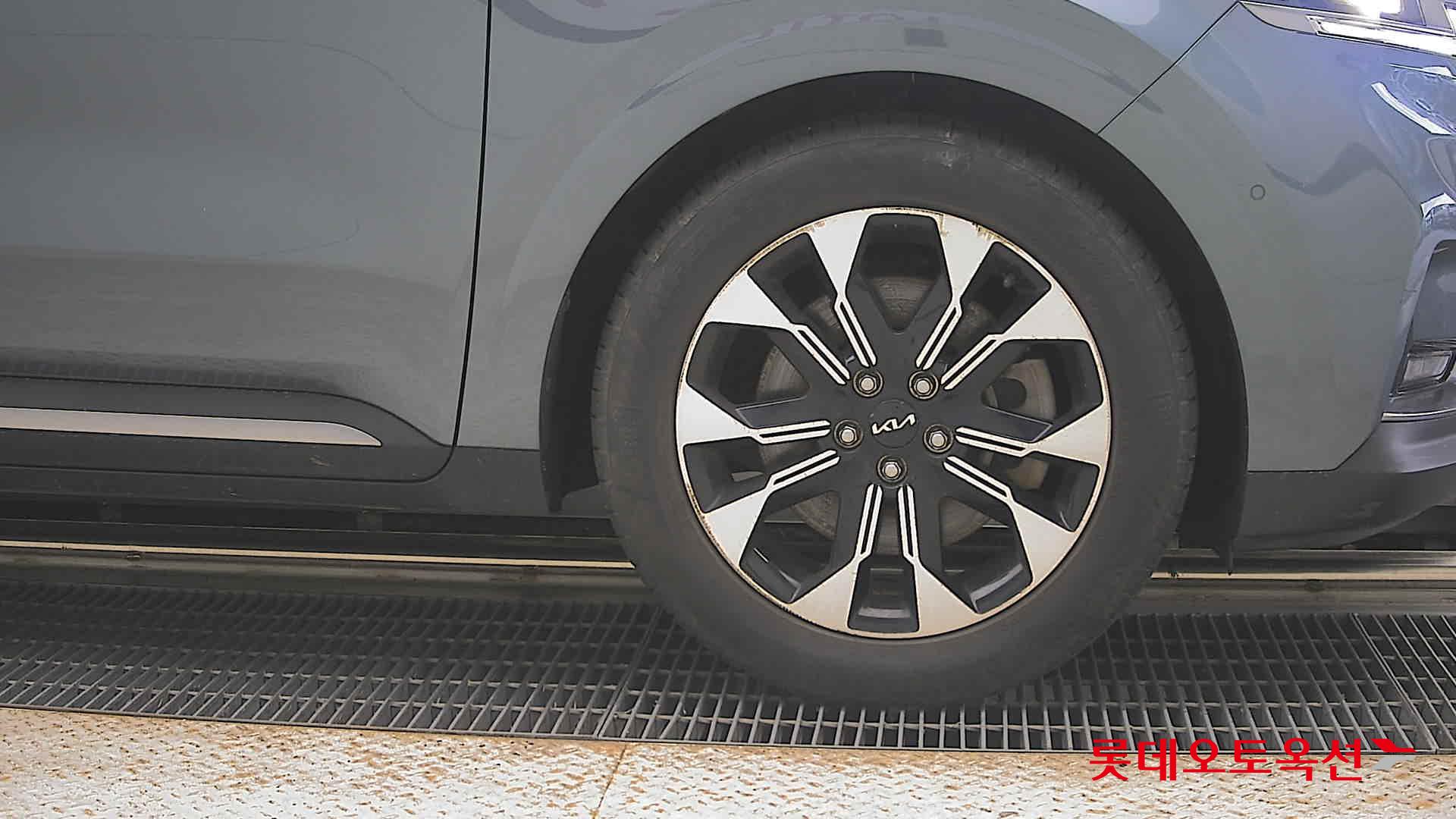 2022 - kia carnival