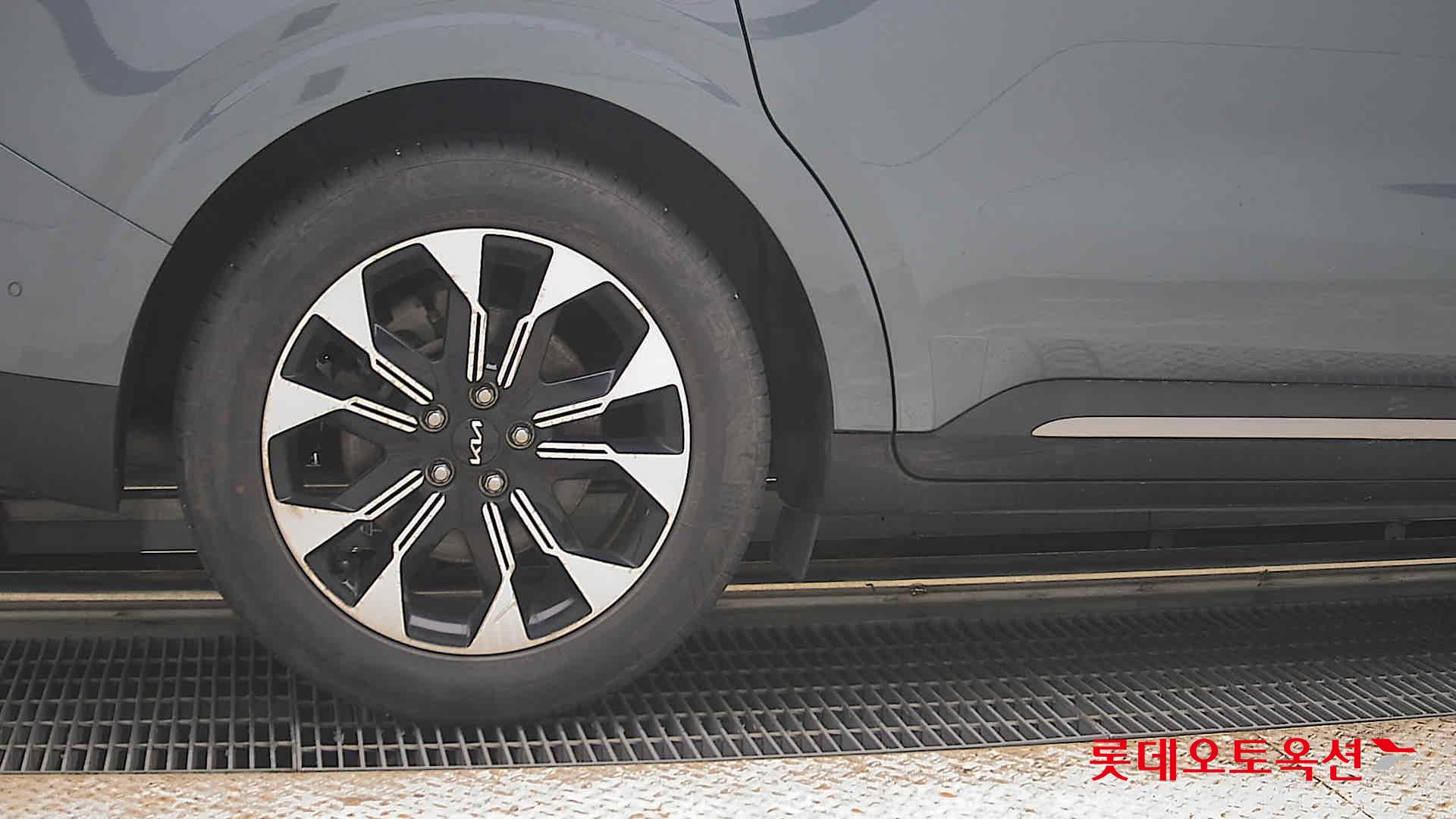 2022 - kia carnival