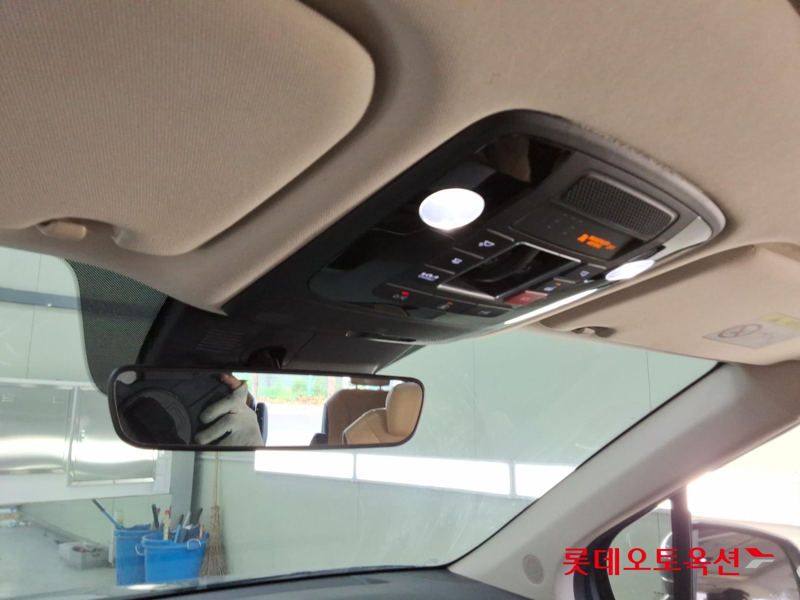 2022 - kia carnival