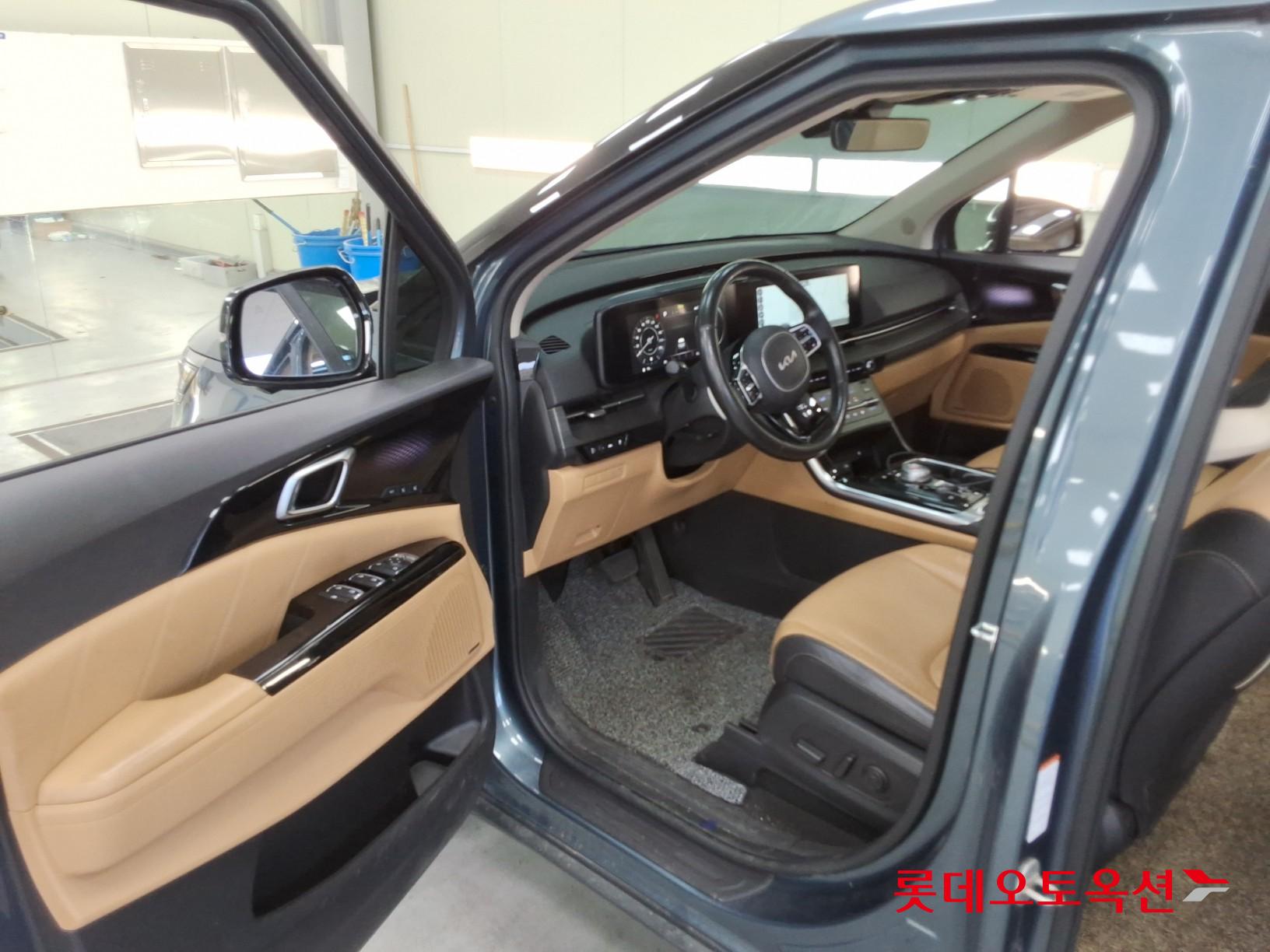 2022 - kia carnival