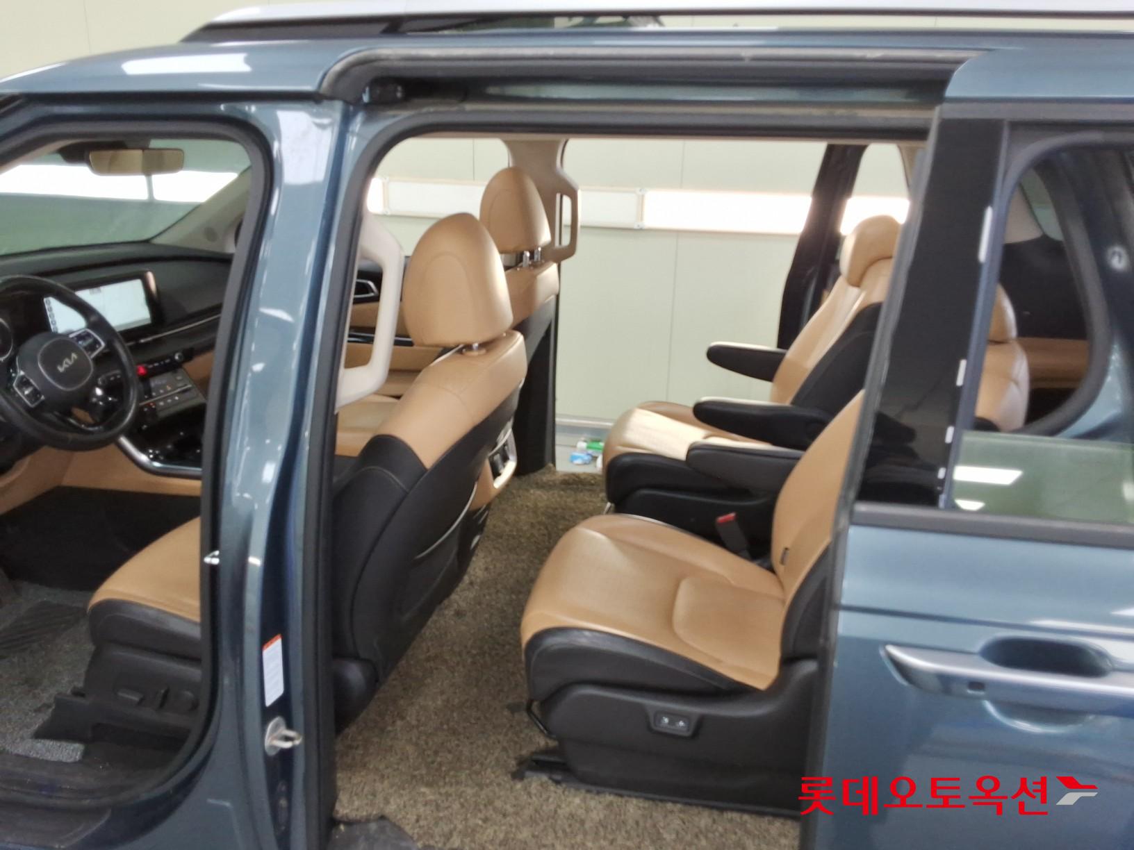2022 - kia carnival