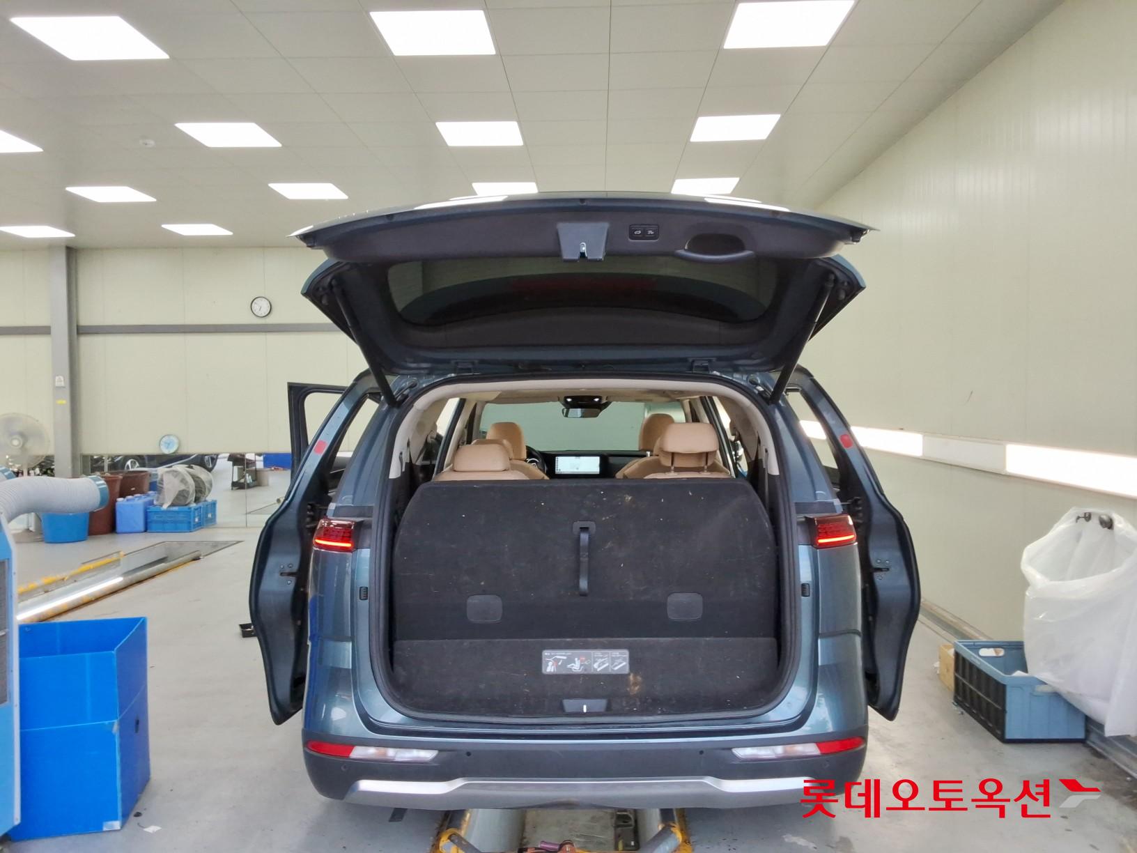 2022 - kia carnival