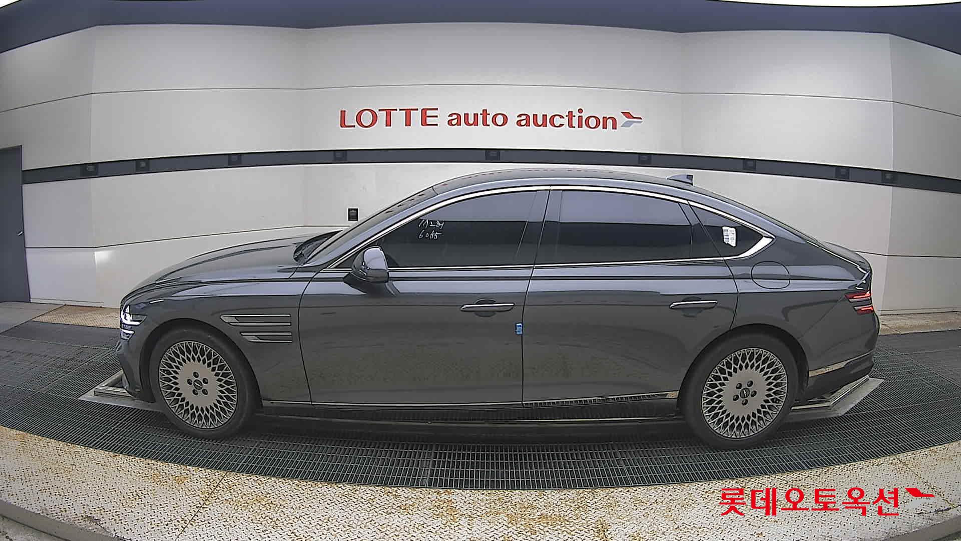 2022 - genesis g80
