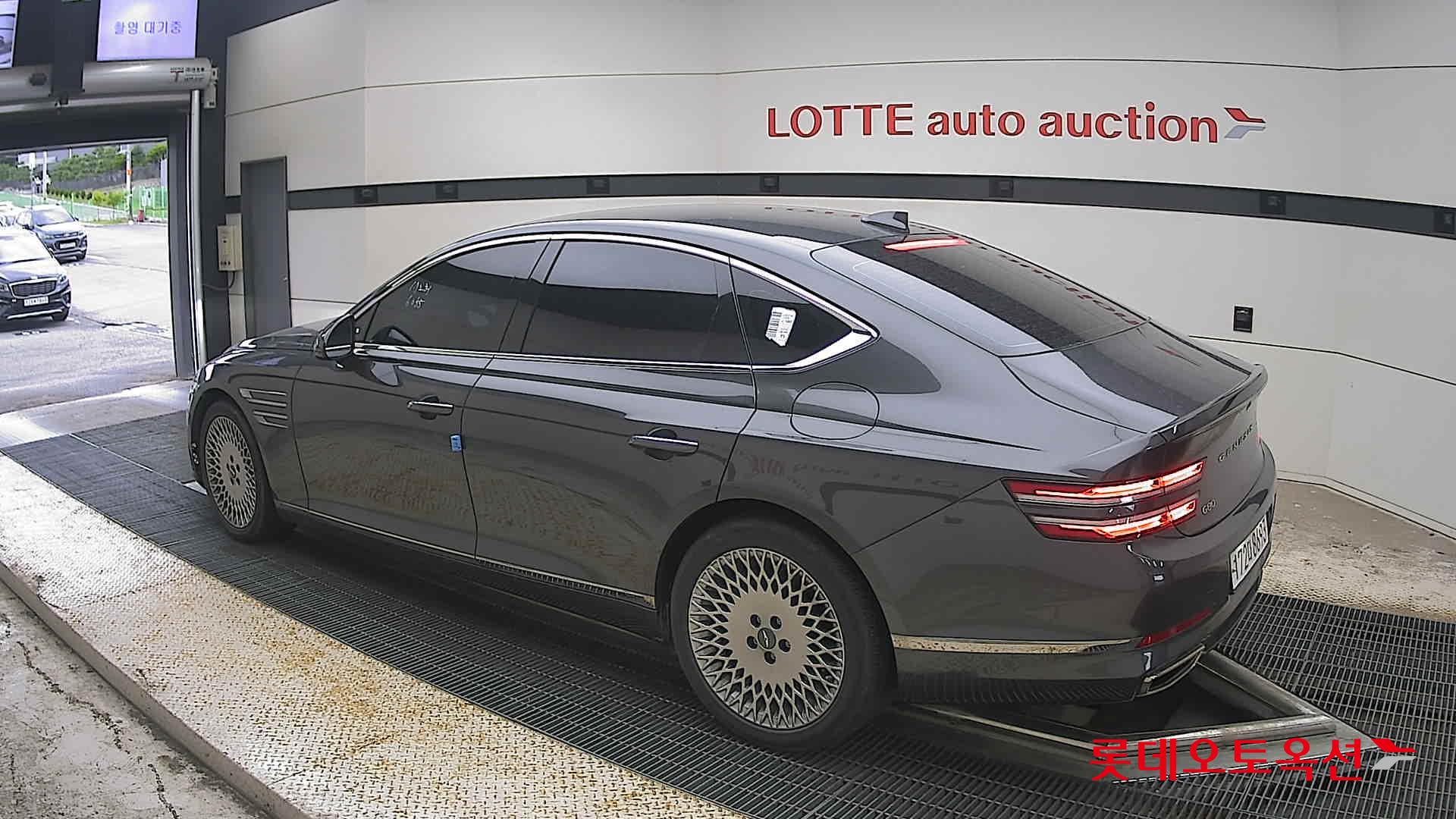 2022 - genesis g80