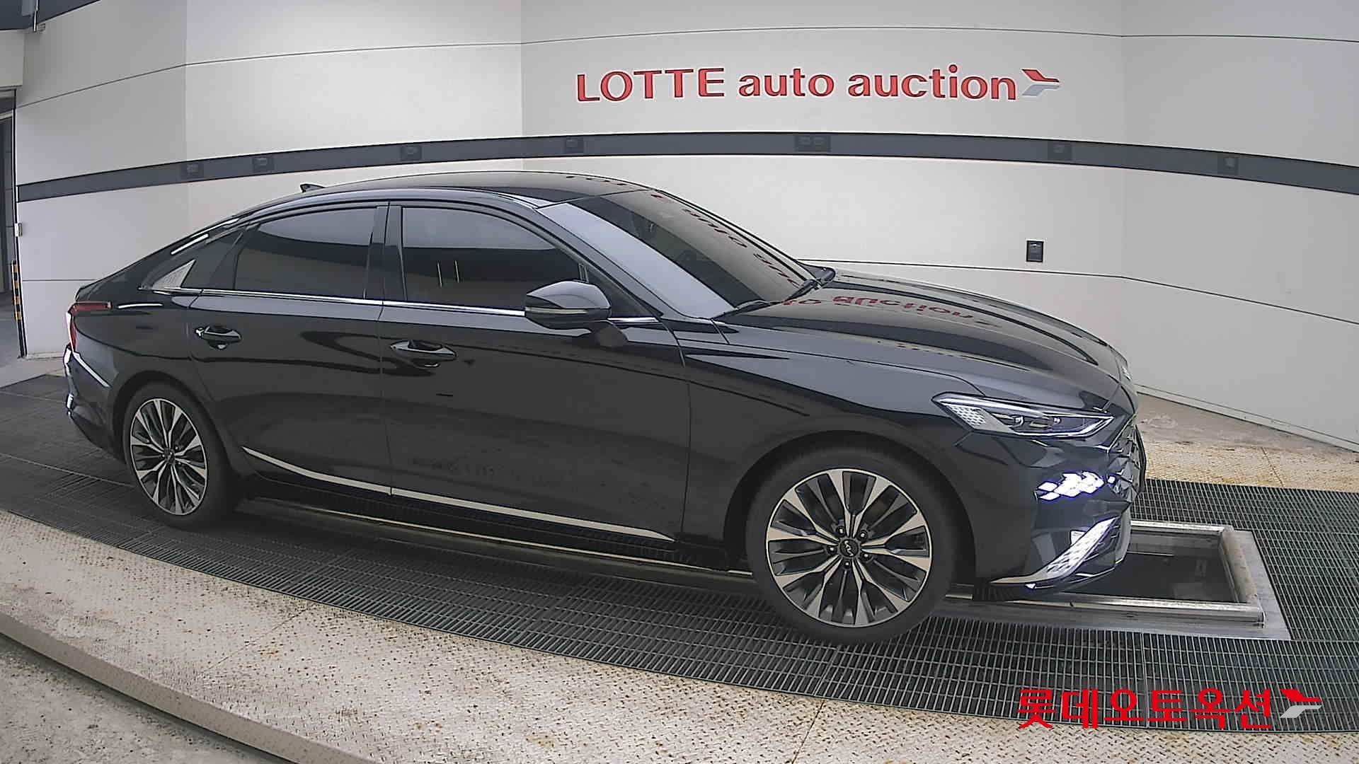 2022 - kia k8