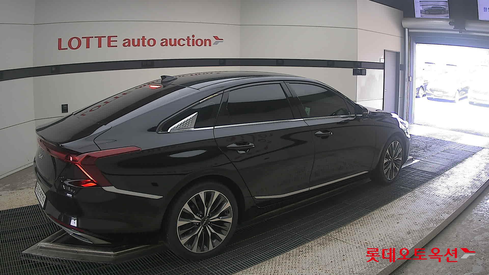 2022 - kia k8