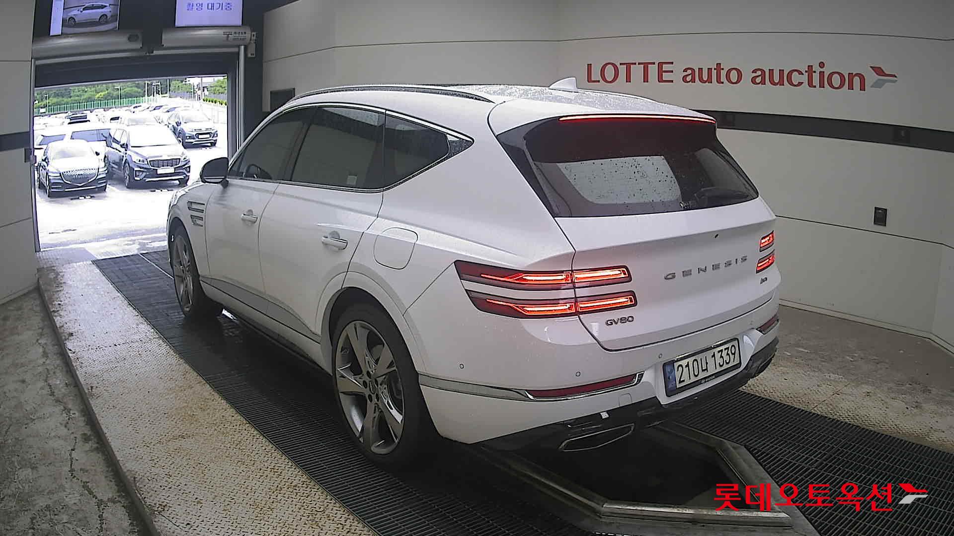 2022 - genesis gv80
