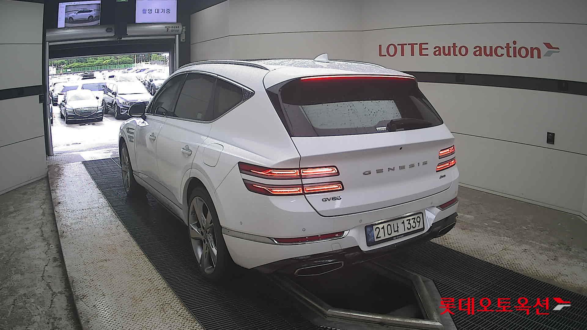2022 - genesis gv80