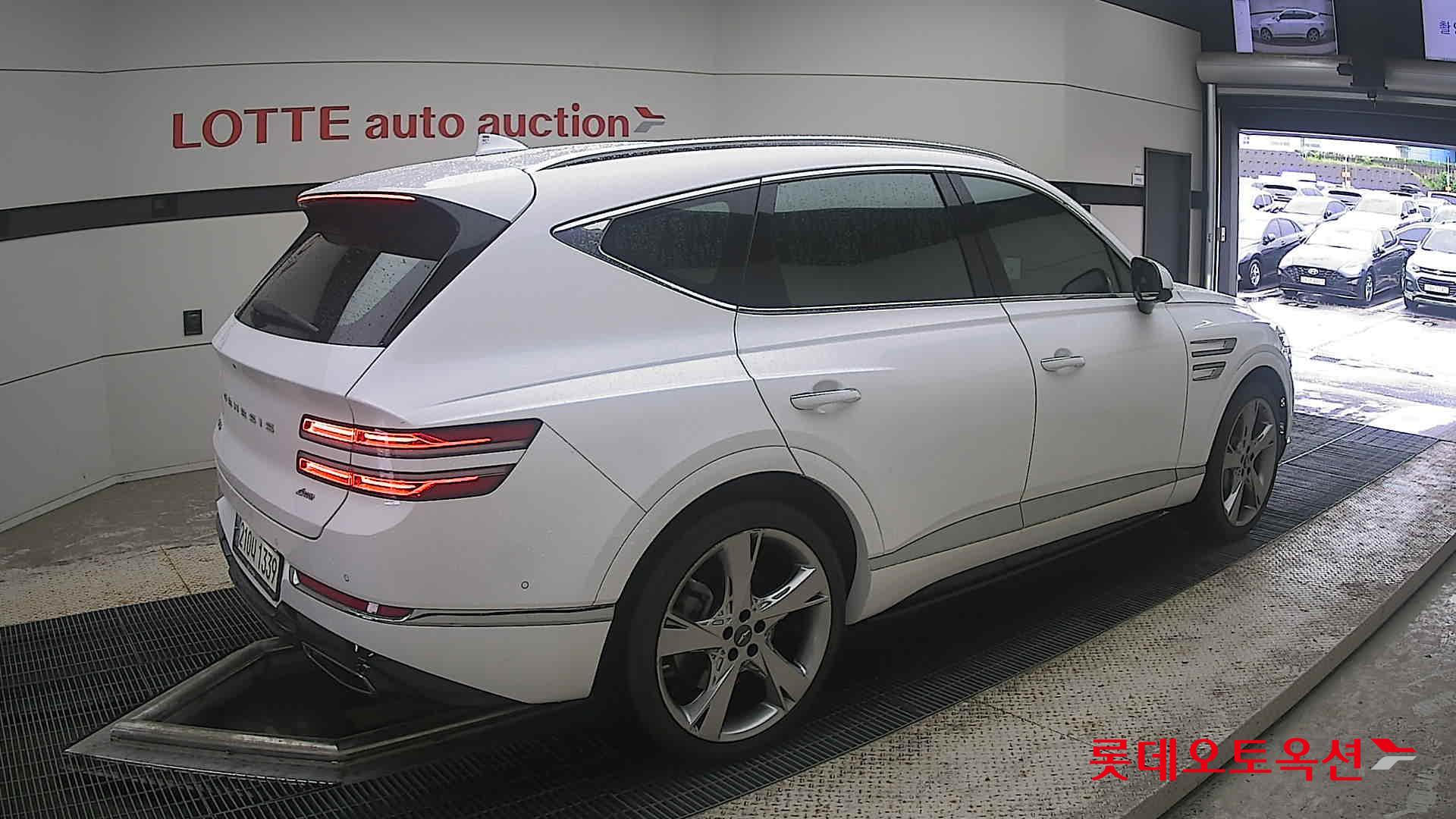 2022 - genesis gv80