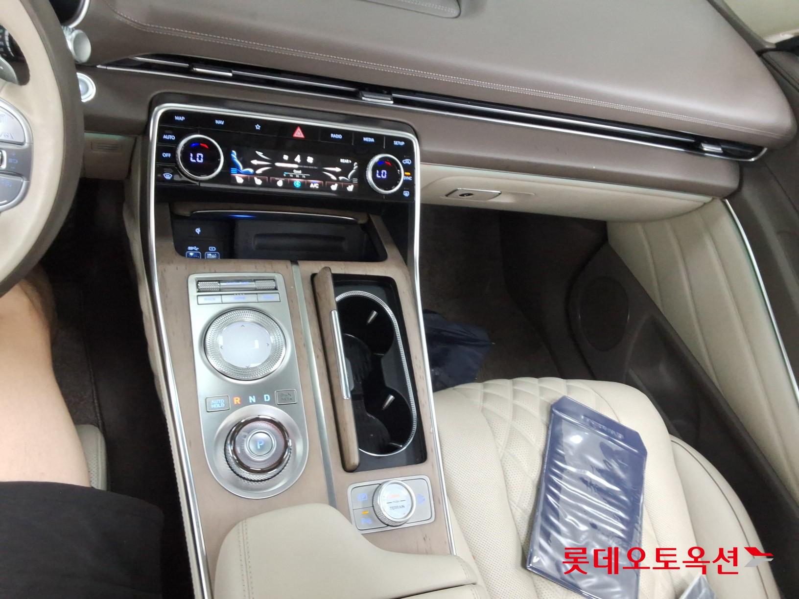 2022 - genesis gv80