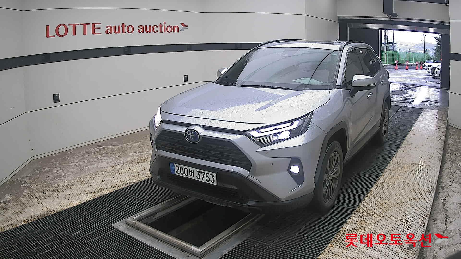 2022 - toyota rav4