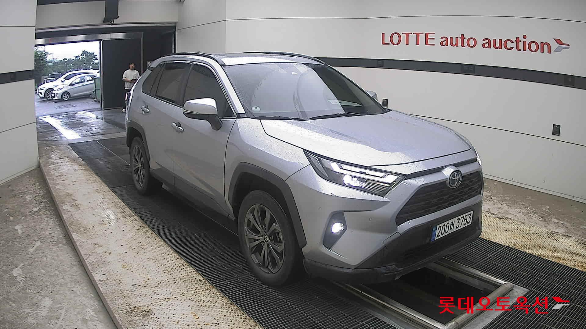 2022 - toyota rav4