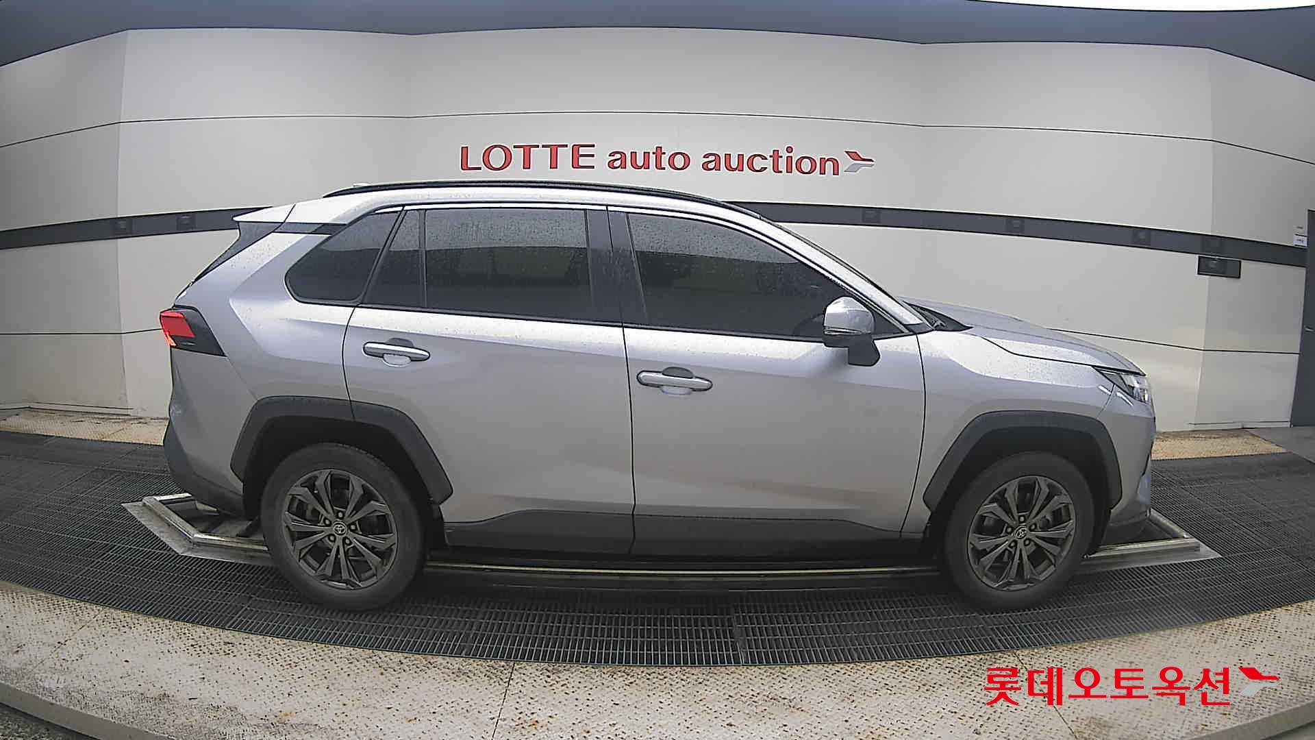 2022 - toyota rav4