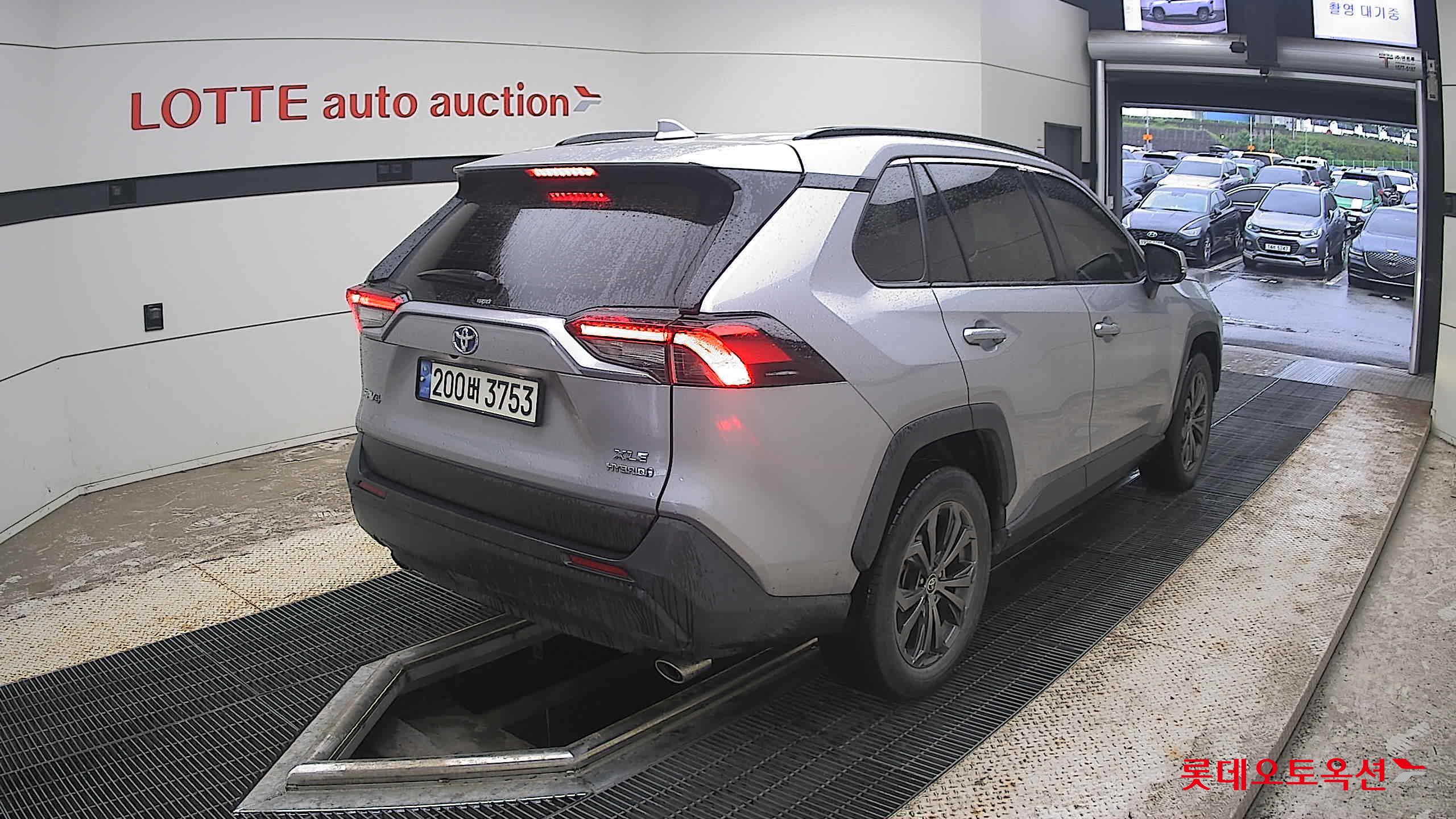 2022 - toyota rav4