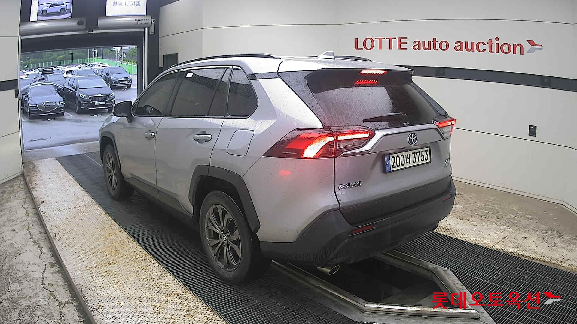 2022 - toyota rav4