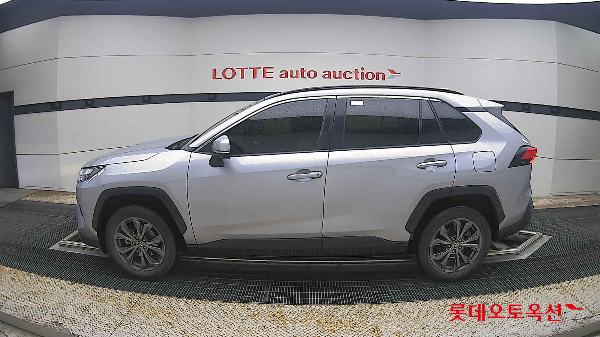 2022 - toyota rav4