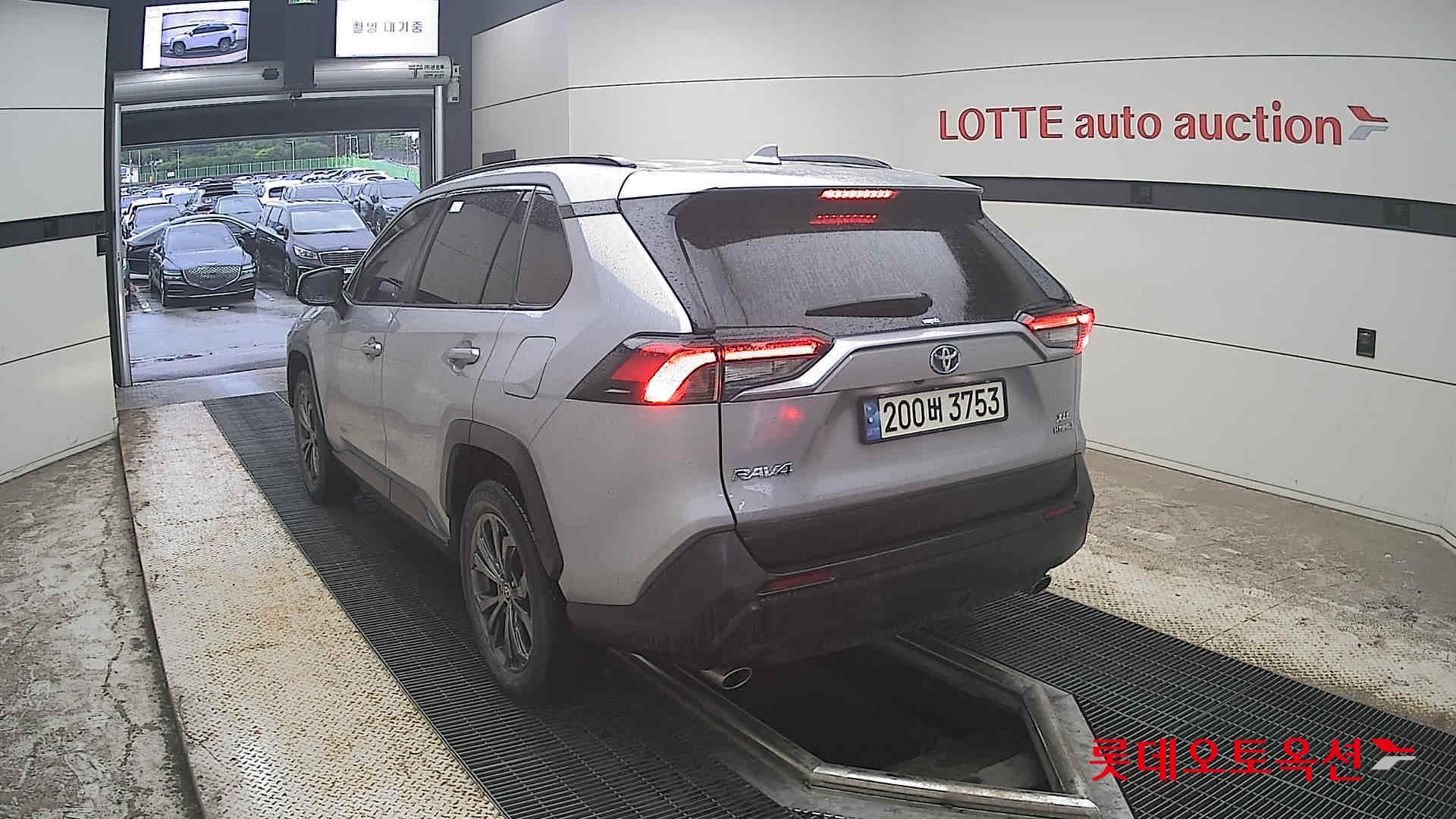 2022 - toyota rav4
