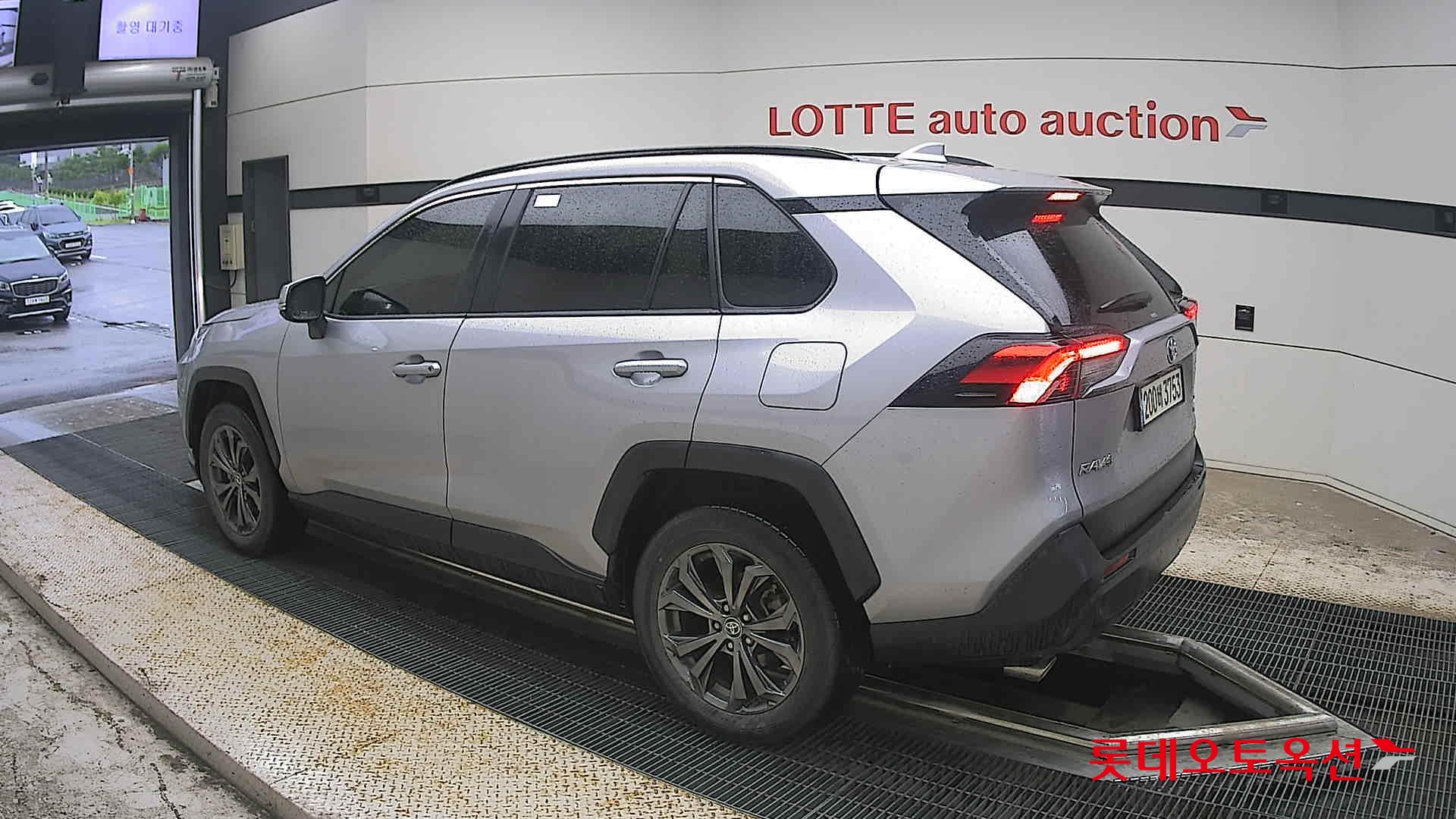 2022 - toyota rav4