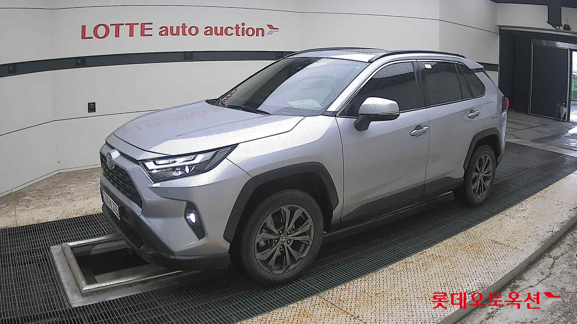 2022 - toyota rav4