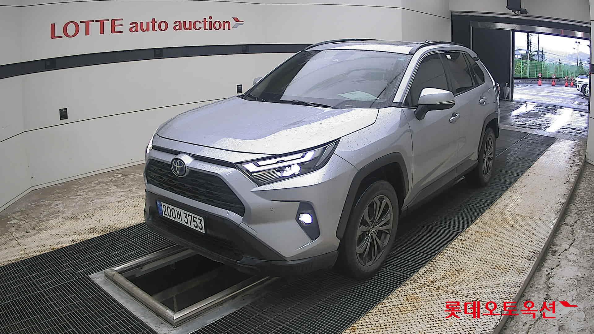 2022 - toyota rav4