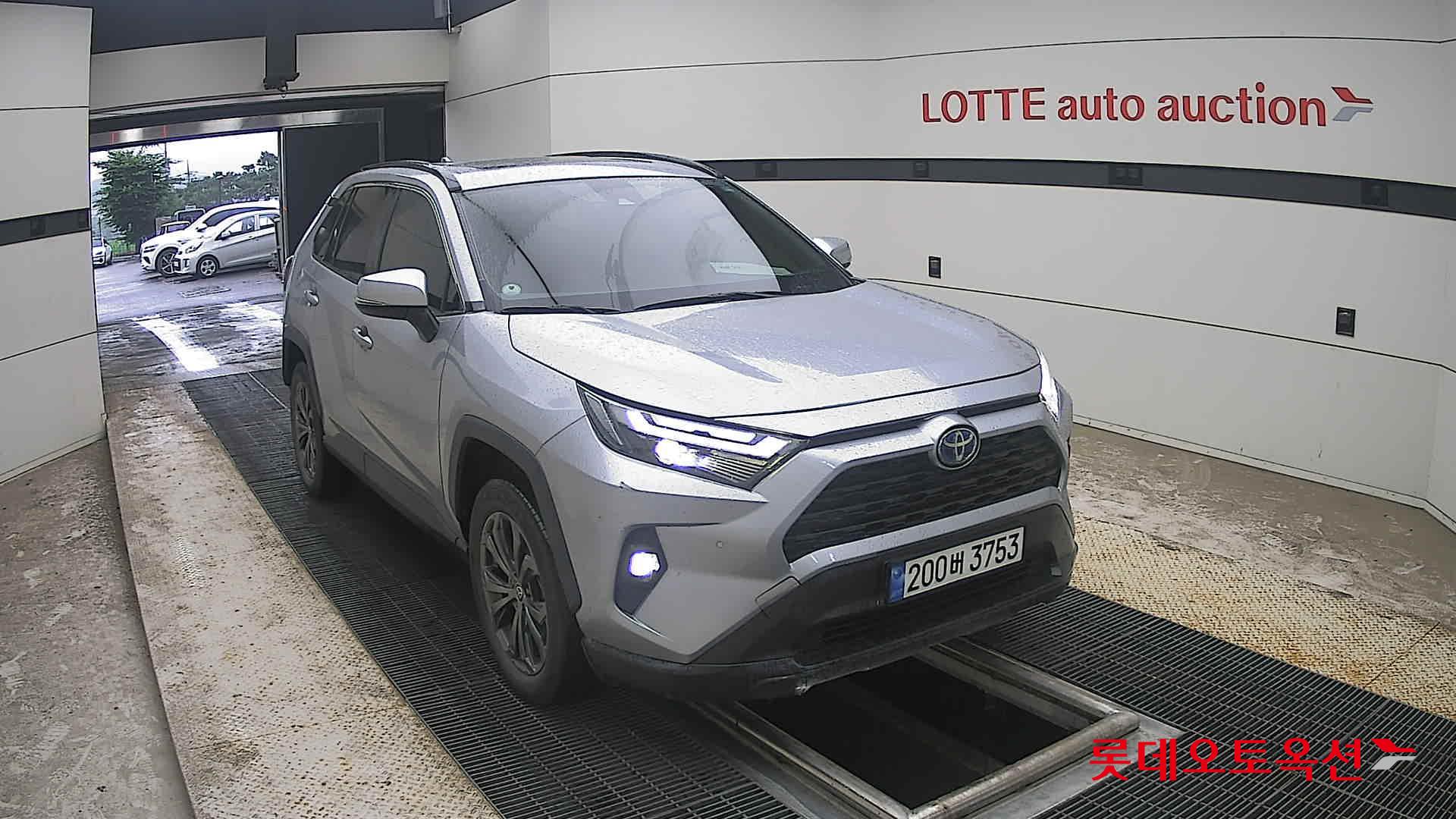 2022 - toyota rav4
