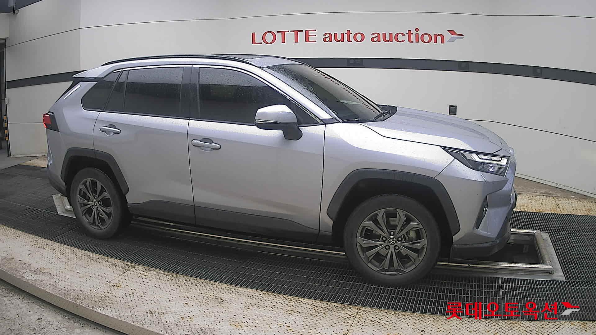 2022 - toyota rav4